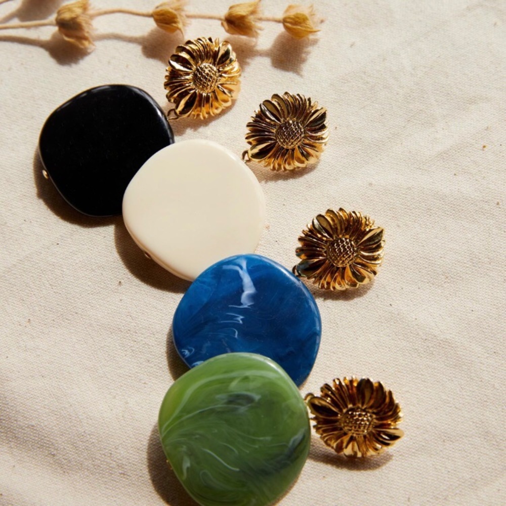 NWT Sézane Victoire Earrings Ecru